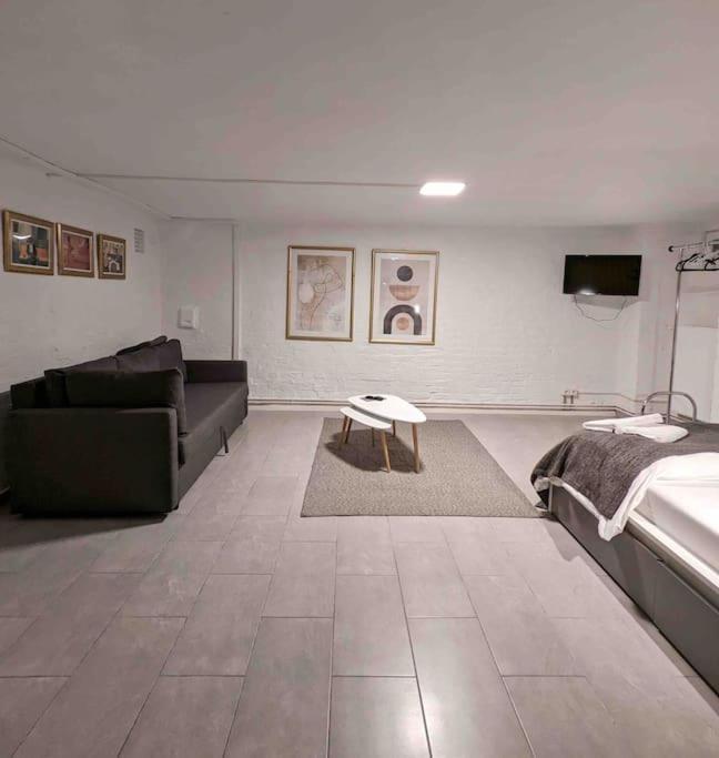 Central, Cozy & Beautiful Designed 2-Rooms Apt. Near River Βερολίνο Εξωτερικό φωτογραφία